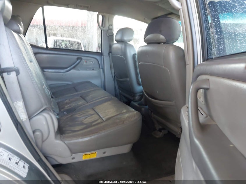 2004 Toyota Sequoia Sr5 V8 VIN: 5TDZT34A74S212769 Lot: 43454584