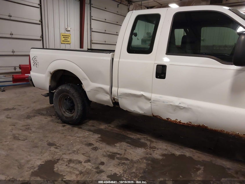 2000 Ford F-250 Lariat/Xl/Xlt VIN: 1FTNX21L0YED06491 Lot: 43454641