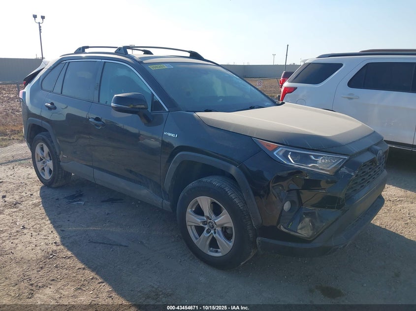 TOYOTA RAV4 HYBRID XLE