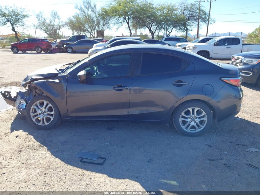 VIN 3MYDLBYV7HY152591 2017 TOYOTA YARIS IA