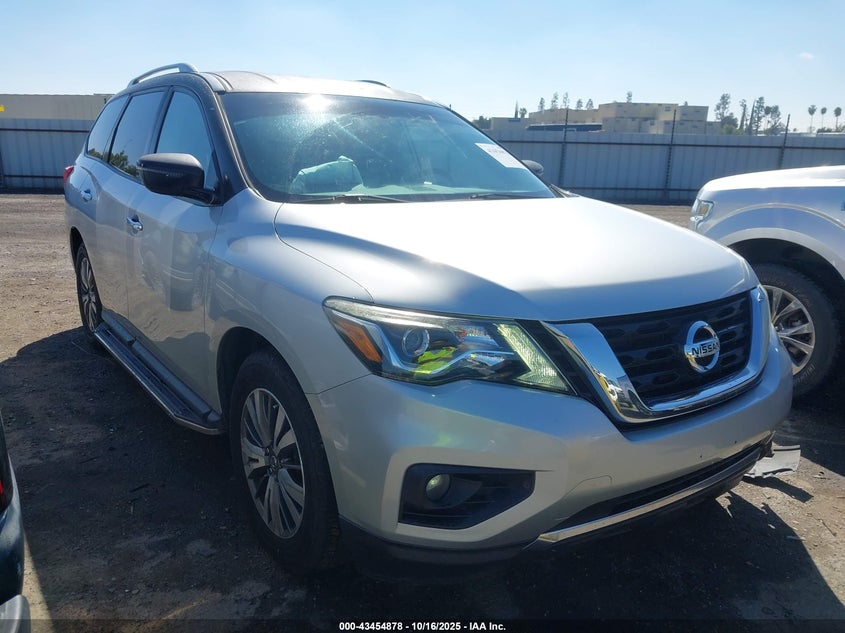 NISSAN PATHFINDER SV