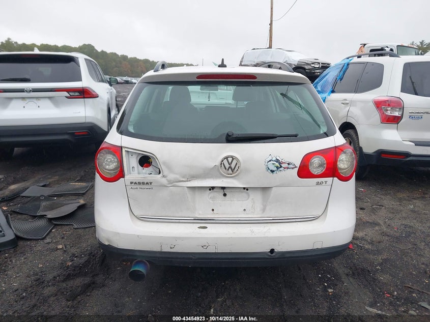 2008 Volkswagen Passat Komfort VIN: WVWLK73C18E064083 Lot: 43454923