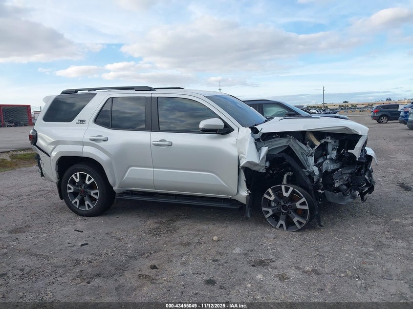 JTEVA5BR5S5011024 2025 TOYOTA 4RUNNER photo no. 13