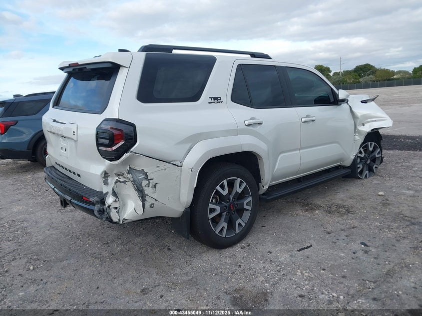 JTEVA5BR5S5011024 2025 TOYOTA 4RUNNER photo no. 4