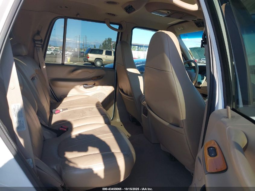 1998 Ford Expedition Eddie Bauer/Xlt VIN: 1FMFU18L6WLA09372 Lot: 43455065