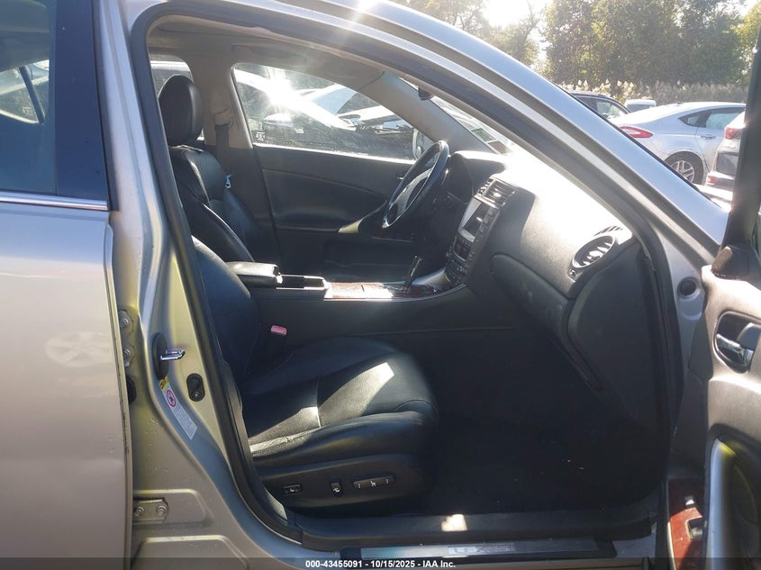 JTHCK262782027240 2008 LEXUS IS photo no. 5