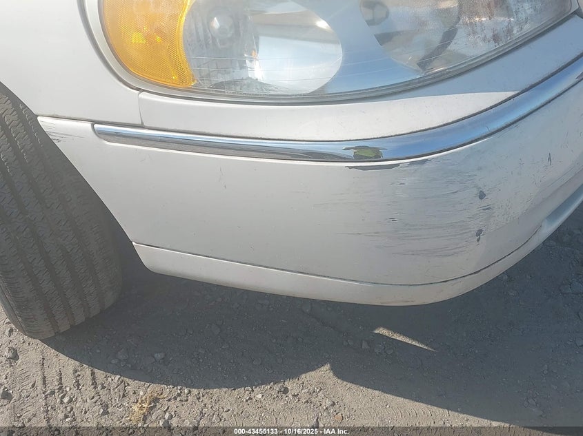 2001 Lincoln Town Car Cartier VIN: 1LNHM83W51Y613140 Lot: 43455133