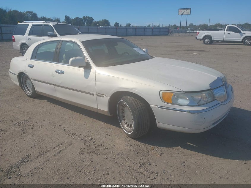 2001 Lincoln Town Car Cartier