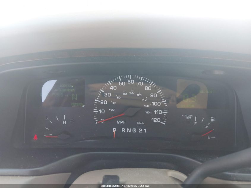 2001 Lincoln Town Car Cartier VIN: 1LNHM83W51Y613140 Lot: 43455133