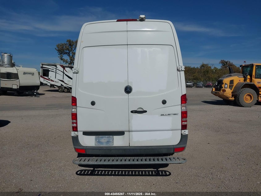 2015 Mercedes-Benz Sprinter 2500 High Roof VIN: WD3PE8DBXFP132946 Lot: 43455287