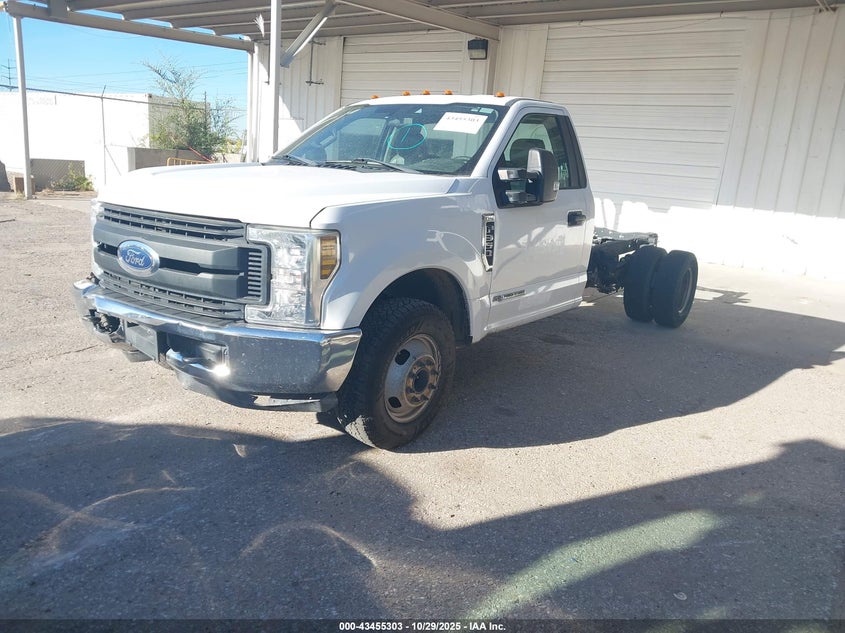 1FDRF3GT6JEC67151 2018 FORD F350 photo no. 2