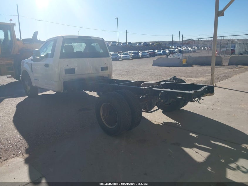 1FDRF3GT6JEC67151 2018 FORD F350 photo no. 3