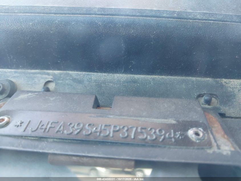2005 Jeep Wrangler X VIN: 1J4FA39S45P375394 Lot: 43455331