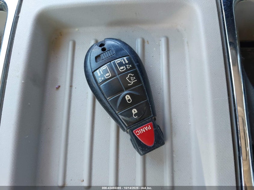 2015 CHRYSLER TOWN & COUNTRY TOURING - 2C4RC1BG8FR551631