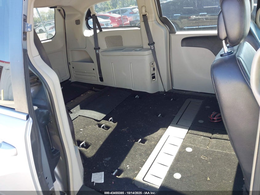 2015 CHRYSLER TOWN & COUNTRY TOURING - 2C4RC1BG8FR551631