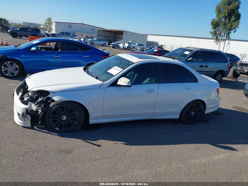 2009 Mercedes-Benz C 300 Luxury/Sport VIN: WDDGF54X59R061182 Lot: 43455419