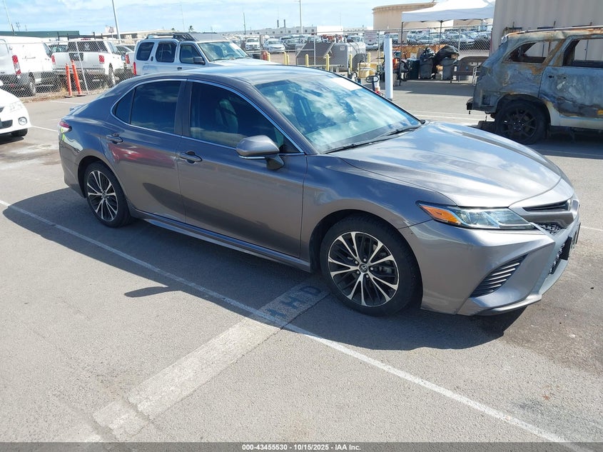 TOYOTA CAMRY SE