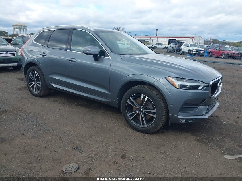 VOLVO XC60 T6 MOMENTUM