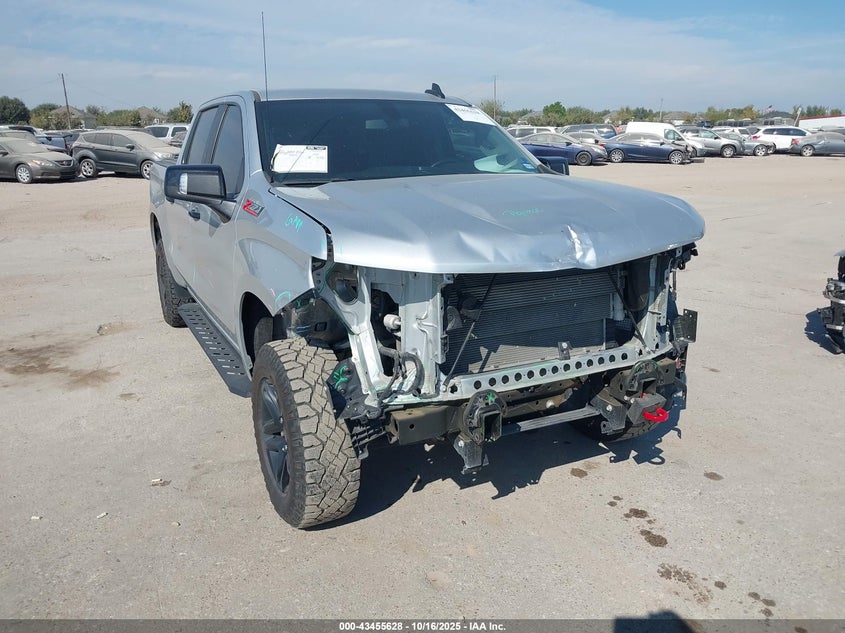 CHEVROLET SILVERADO 1500 4WD SHORT BED LT TRAIL BOSS