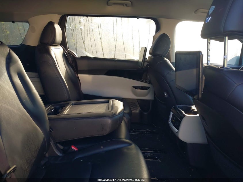 KNDNE5H38N6072782 2022 KIA CARNIVAL photo no. 8