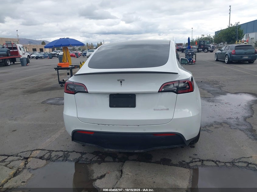 2022 Tesla Model Y Performance Dual Motor All-Wheel Drive VIN: 7SAYGDEF1NF406965 Lot: 43455787