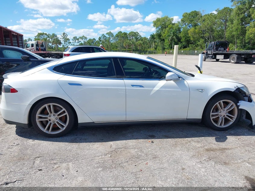 2013 Tesla Model S Performance VIN: 5YJSA1CP8DFP15538 Lot: 43455805
