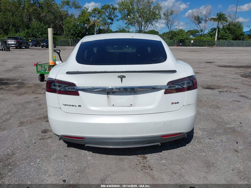 2013 Tesla Model S Performance VIN: 5YJSA1CP8DFP15538 Lot: 43455805