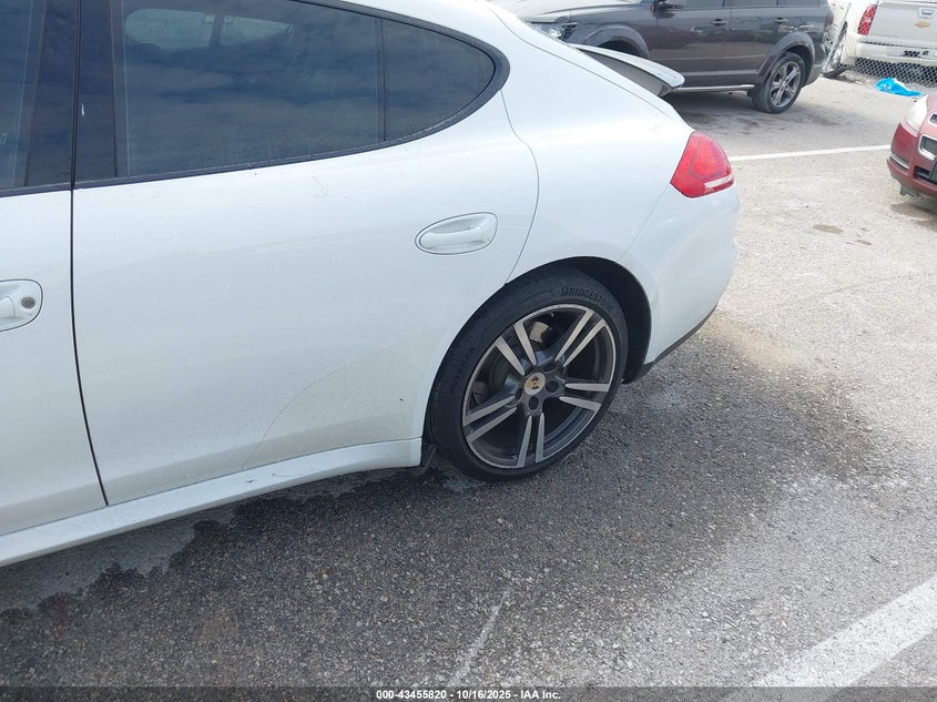 2014 PORSCHE PANAMERA 4 WP0AA2A78EL009639
