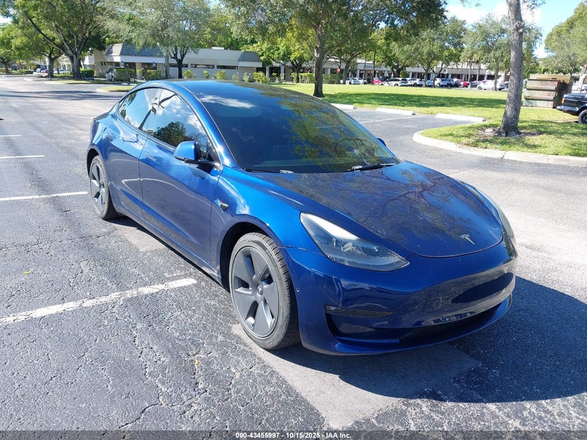 TESLA MODEL 3 REAR-WHEEL DRIVE