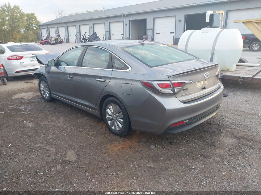 2017 HYUNDAI SONATA HYBRID SE KMHE24L35HA066784