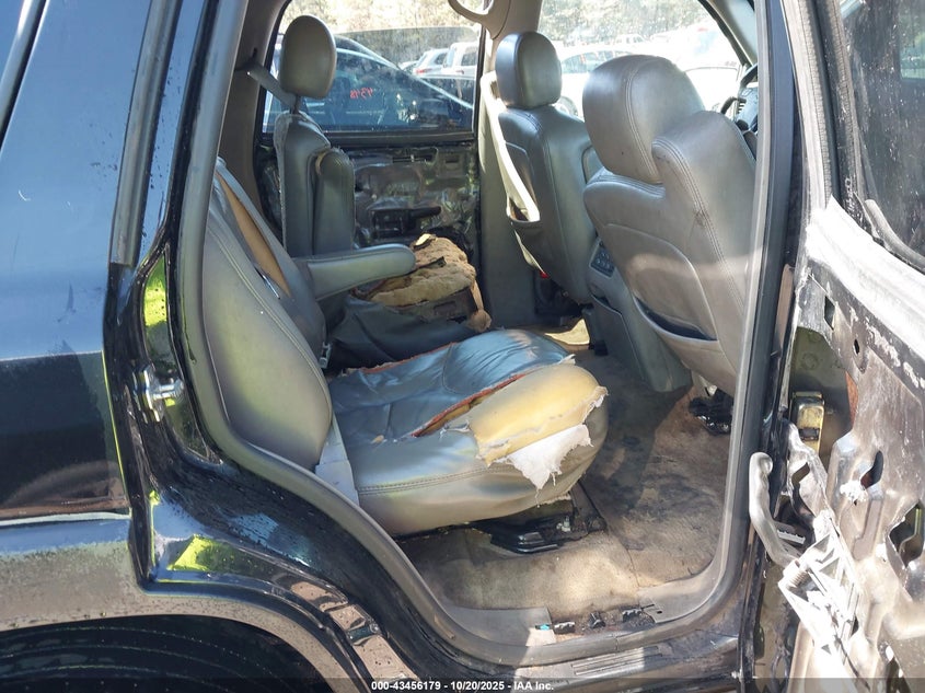 1GNEC13T5YJ118731 2000 CHEVROLET TAHOE photo no. 8