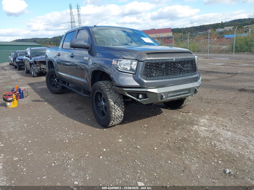 TOYOTA TUNDRA PLATINUM 5.7L V8