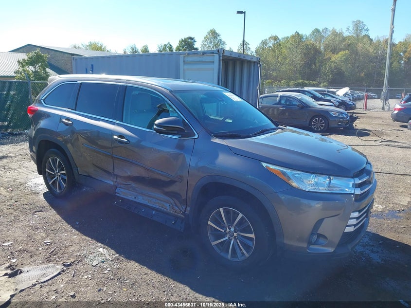 TOYOTA HIGHLANDER XLE