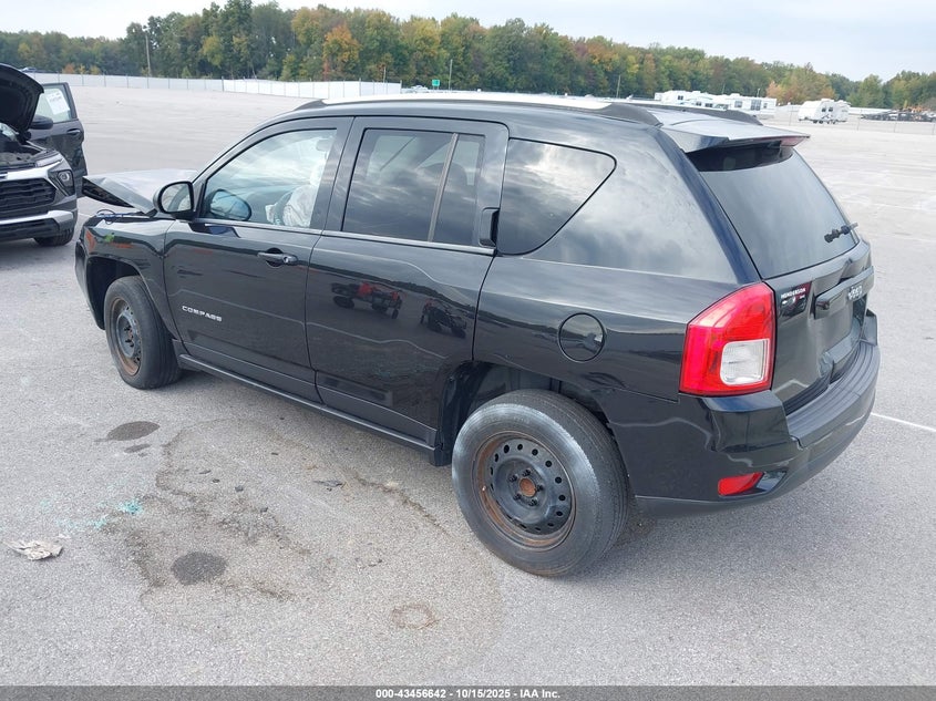 1J4NT1FB4BD159637 2011 JEEP COMPASS photo no. 3