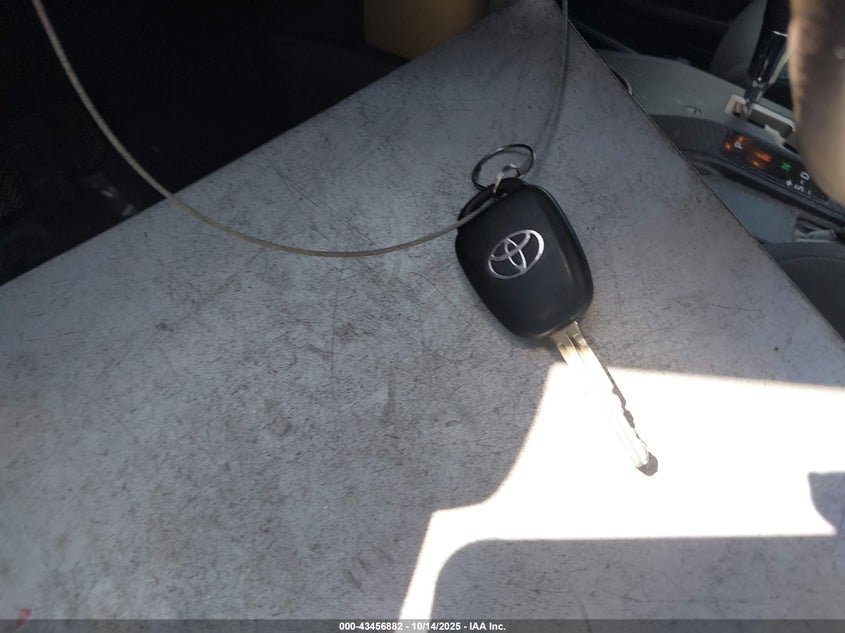 2013 TOYOTA RAV4 XLE 2T3WFREV4DW020268