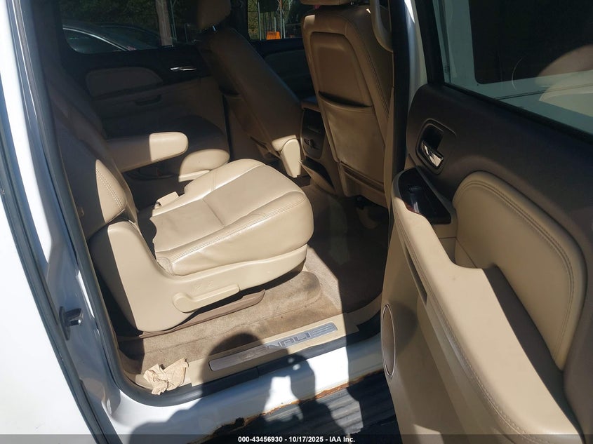 2009 GMC Yukon Xl 1500 Denali VIN: 1GKFK06289R206659 Lot: 43456930