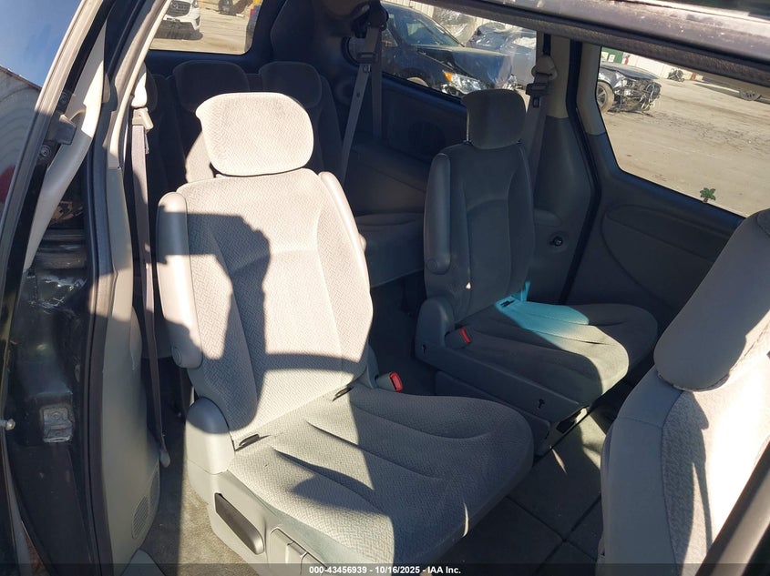 2005 Dodge Grand Caravan Se VIN: 1D8GP24R05B387693 Lot: 43456939