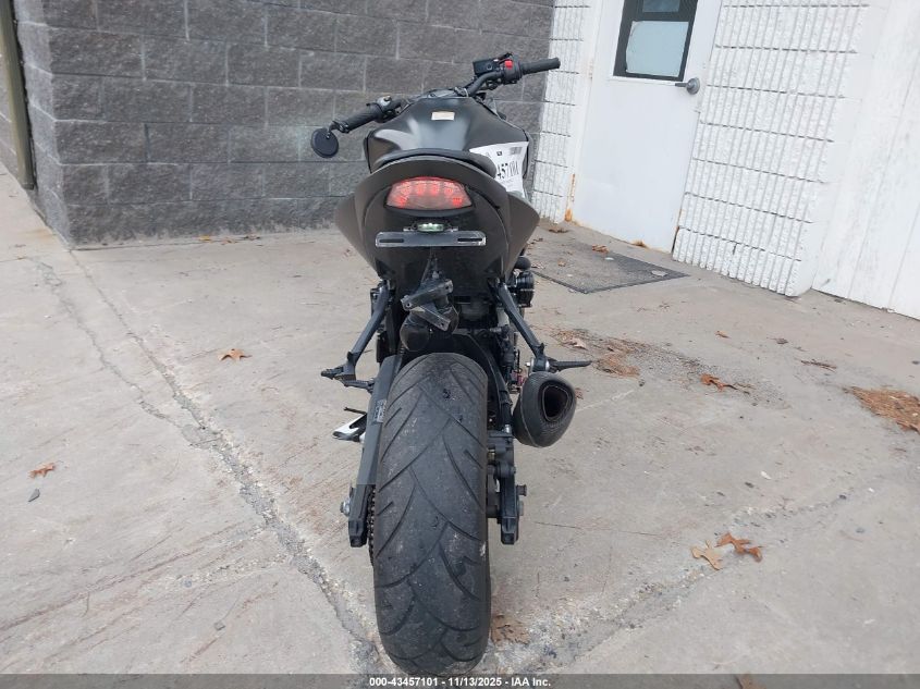 2019 Suzuki Gsx-S750 M/Z VIN: JS1C533B0K7100018 Lot: 43457101