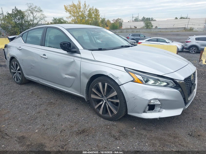 NISSAN ALTIMA SR FWD