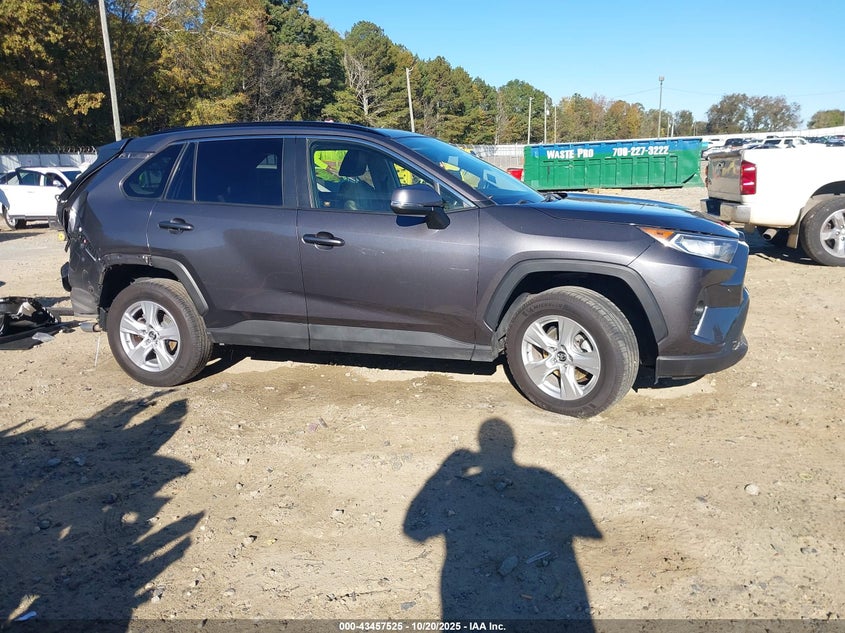 2019 TOYOTA RAV4 XLE JTMW1RFVXKJ010014