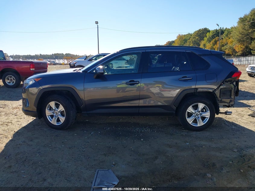 2019 TOYOTA RAV4 XLE JTMW1RFVXKJ010014