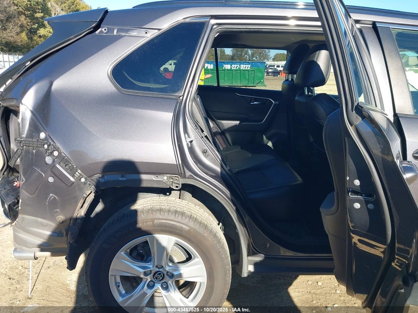 2019 TOYOTA RAV4 XLE JTMW1RFVXKJ010014