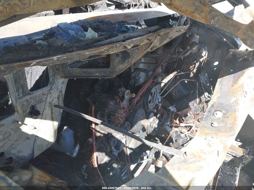 2019 Chevrolet Express Cutaway Work Van VIN: 1GB0GRFP9K1148413 Lot: 43457641