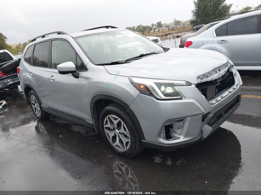 SUBARU FORESTER PREMIUM