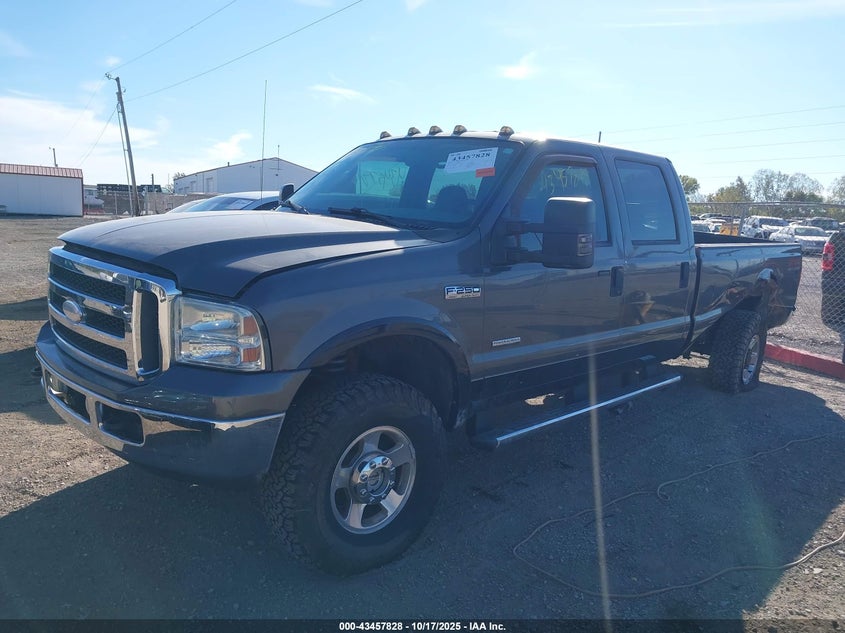 1FTSW21P65EC63506 2005 FORD F250 photo no. 2
