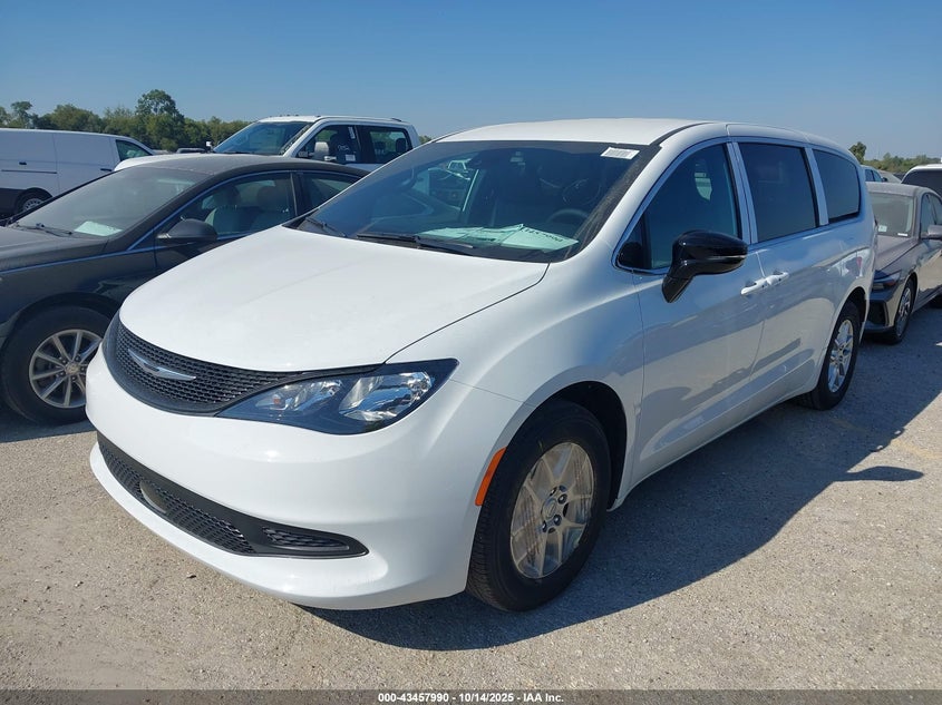 2C4RC1CG7TR173361 2026 CHRYSLER VOYAGER photo no. 2