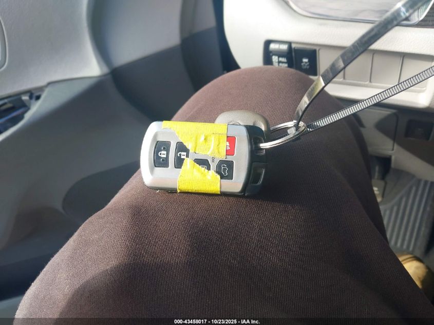 2020 TOYOTA SIENNA XLE 5TDYZ3DC1LS042418