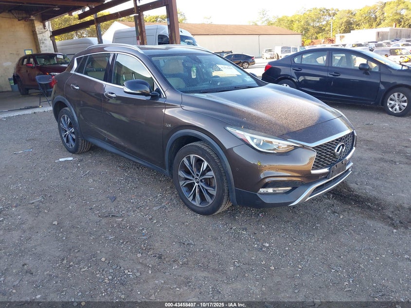 INFINITI QX30 PREMIUM