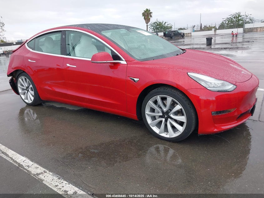 TESLA MODEL 3 LONG RANGE/PERFORMANCE