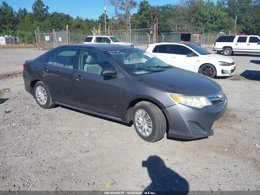 TOYOTA CAMRY LE
